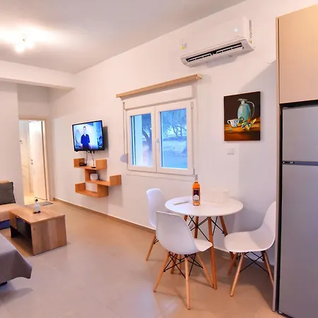 Adams * PalaiónTsiflíkion