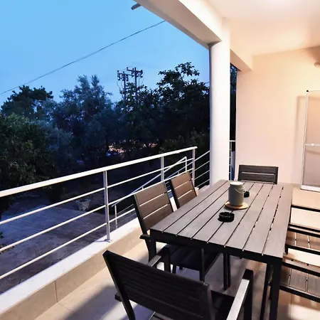 Adams Prázdninový dům *