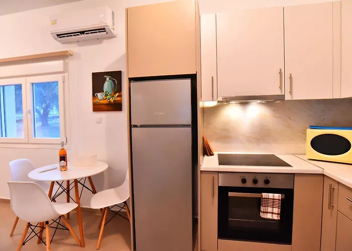 Adams * PalaiónTsiflíkion